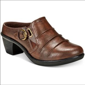 Easy Street Women’s Clam Mule Size 6.5WW